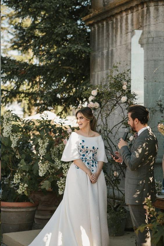 Elegant Ivory Wedding Dresses Bateau Embroidery Romantic Half Sleeve Bridal Gown